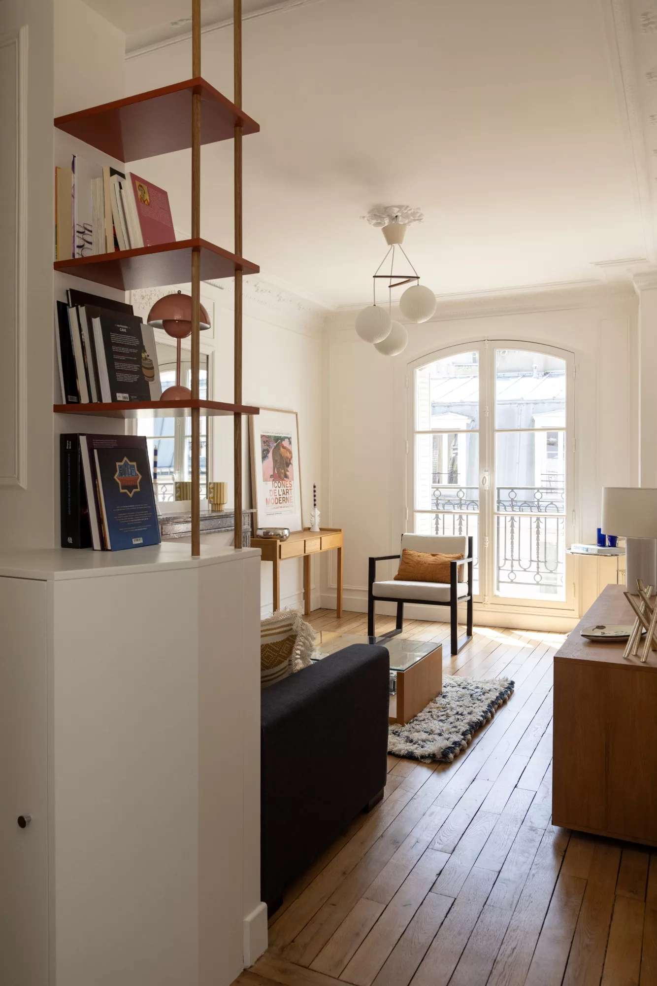 etagere sur mesure entre entree et salon