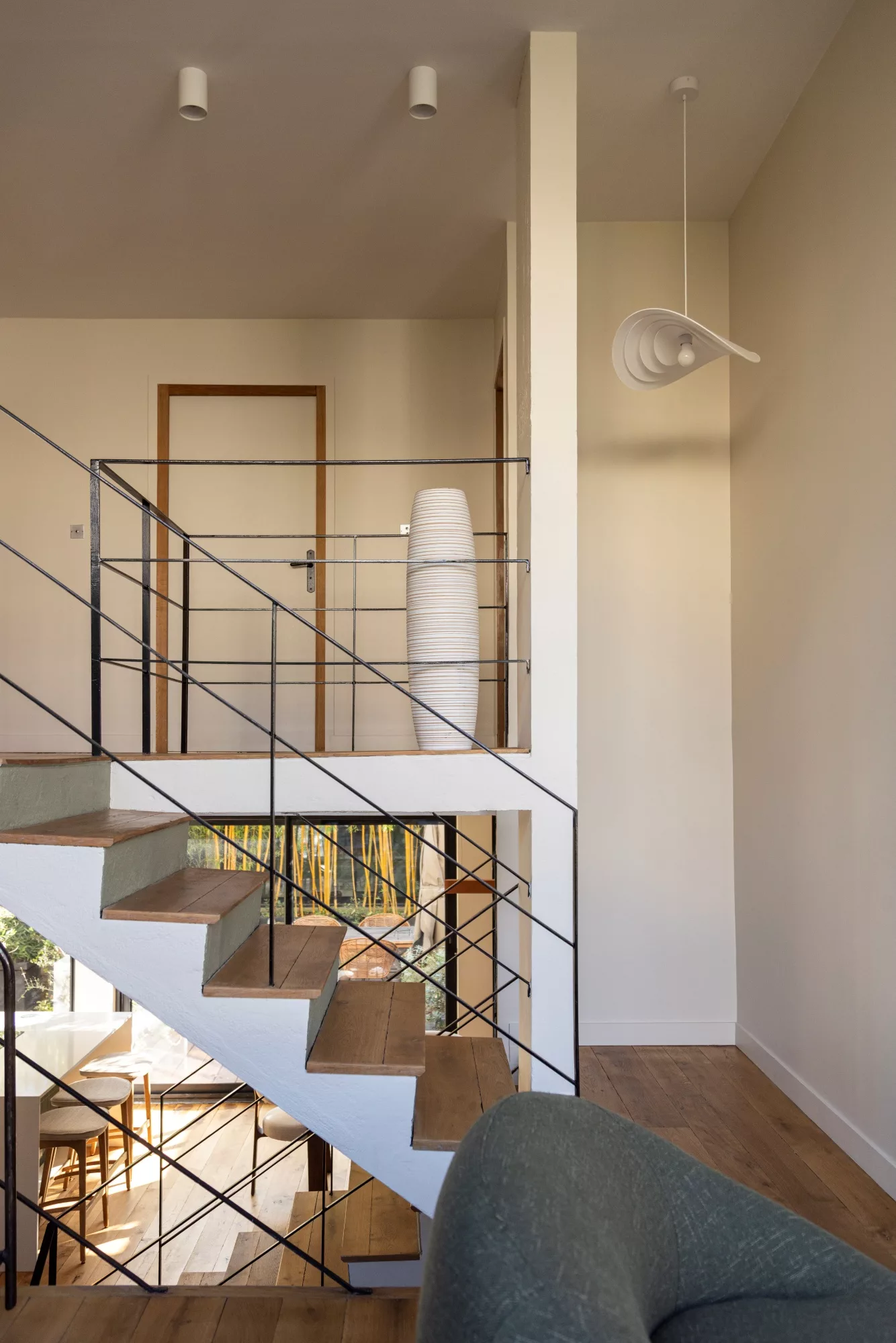 Escalier loft salon