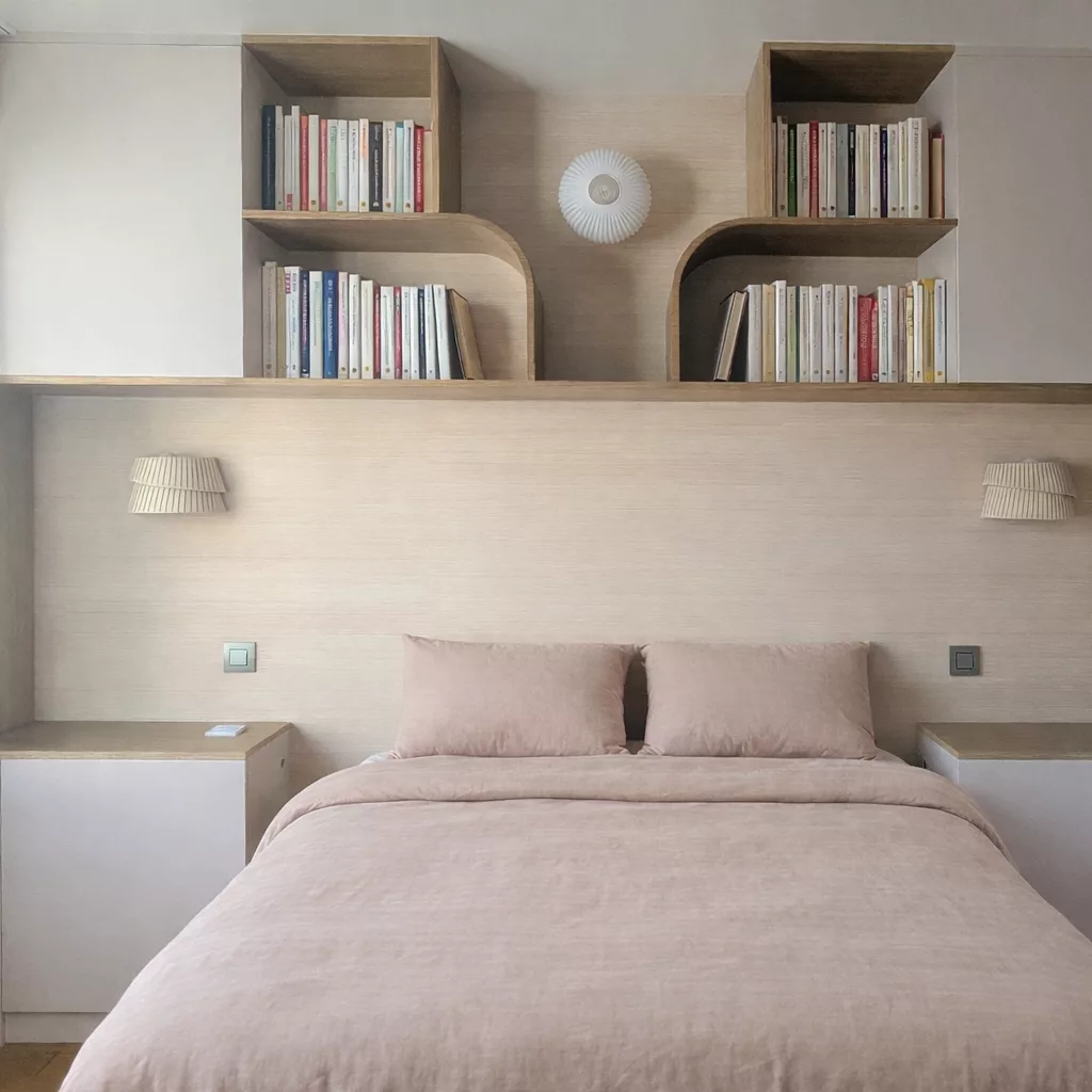 CHAMBRE TETE DE LIT ET VERRIERE carre