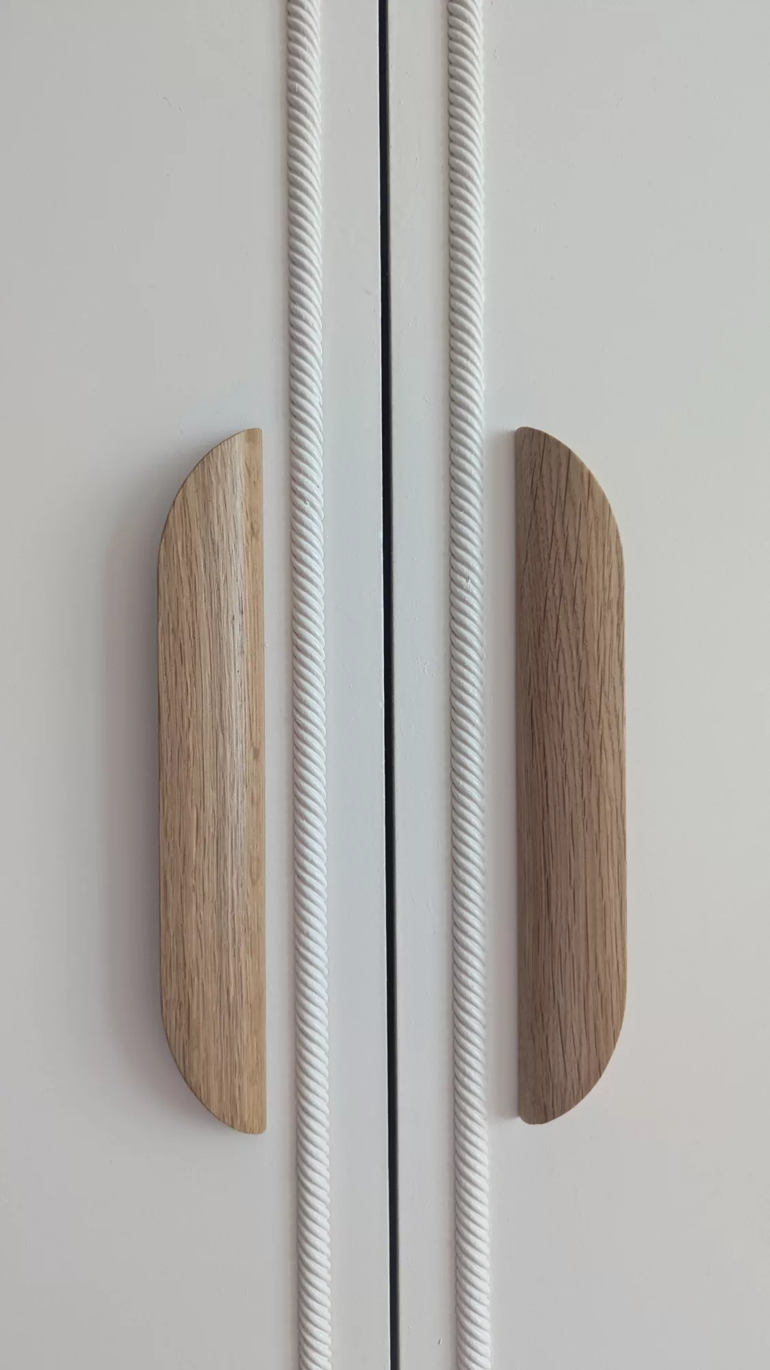 POIGNEE PLACARD MOULURES